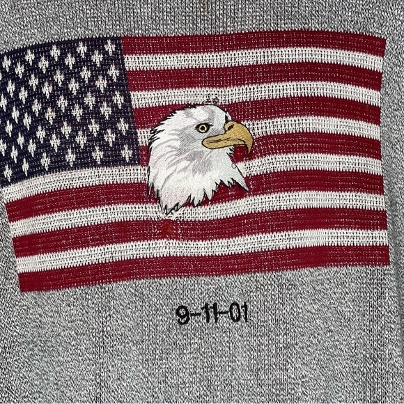 Vintage Gray Crewneck Sweater with American Flag Design - Picture 2 of 5